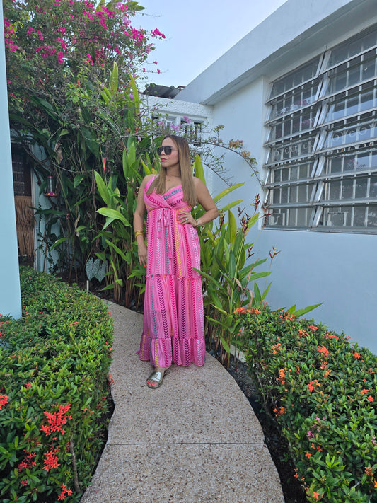 MAXI DRESS PINK TORPIC – Corte Cruzado & Estampado Vibrante